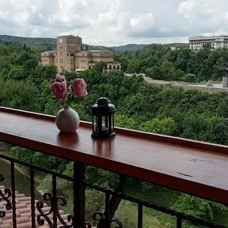 Tarnovo Old Town 3*