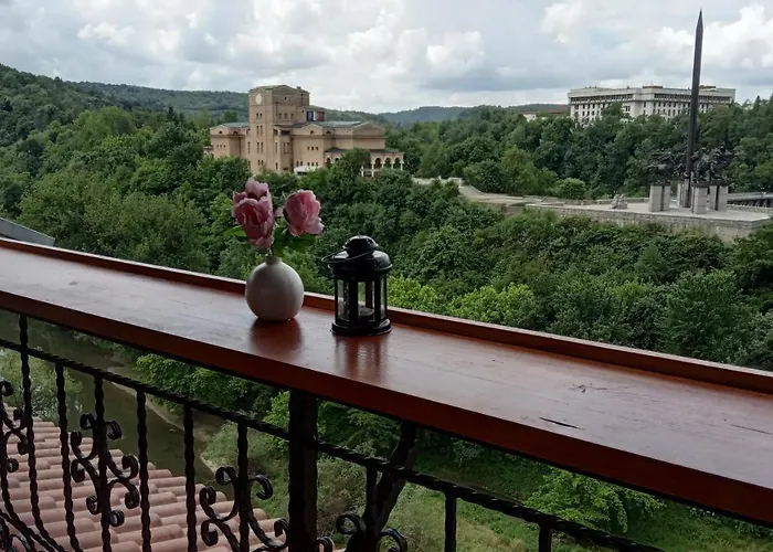Tarnovo Old Town 3*
